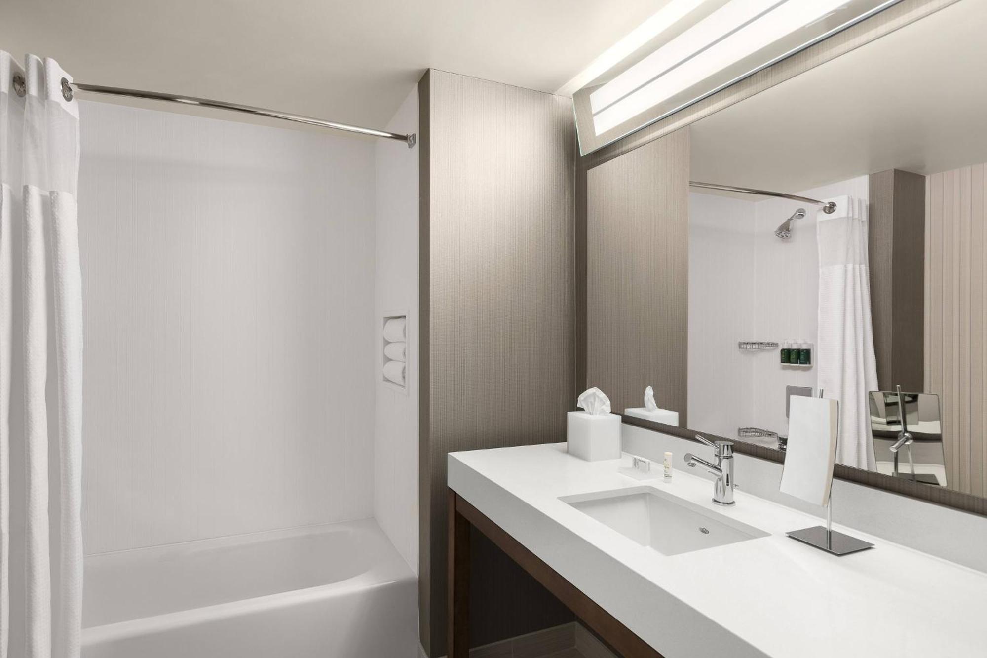 Hotel Courtyard By Marriott Seattle Northgate Exterior foto