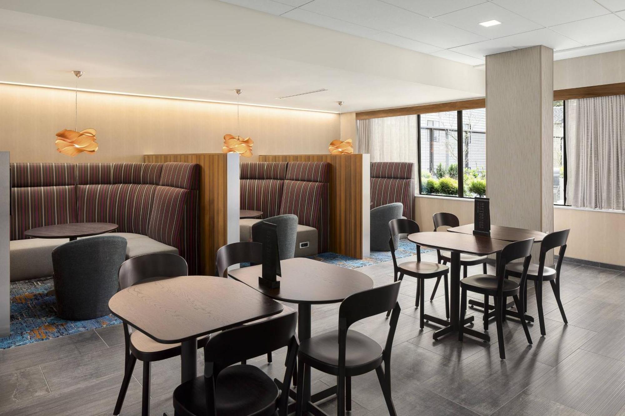 Hotel Courtyard By Marriott Seattle Northgate Exterior foto